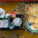 Breakfast on the houseboat.